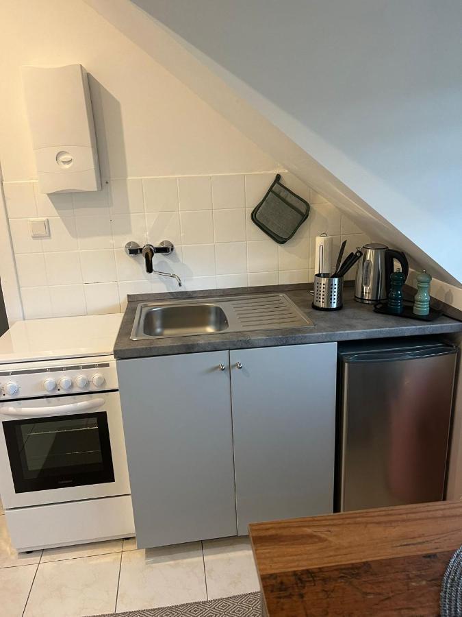 25 Qm Ferienwohnung Neuss Furth Buitenkant foto